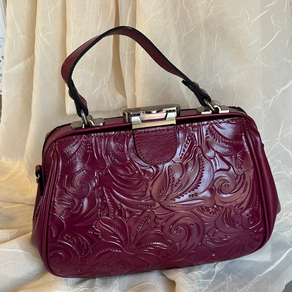 NWT Patricia Nash Gracchi Frame Sarchel Bag Magenta color